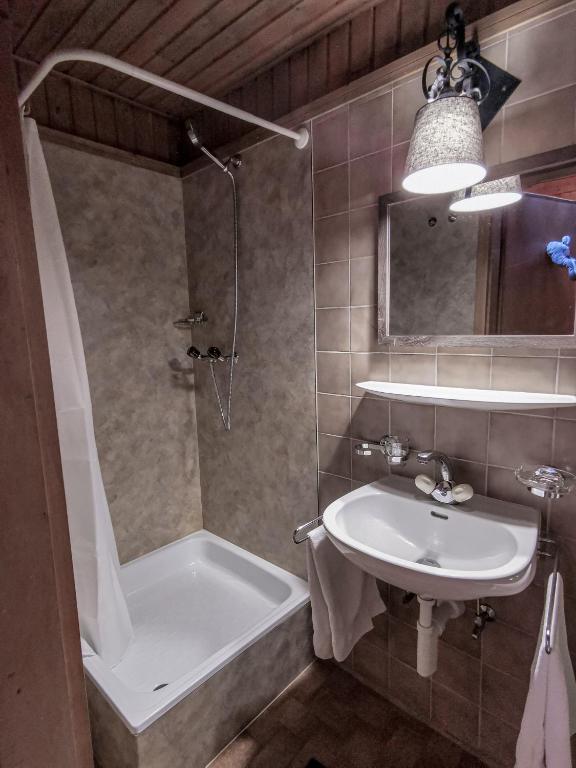 Koupelna v ubytování Relais des Mélèzes