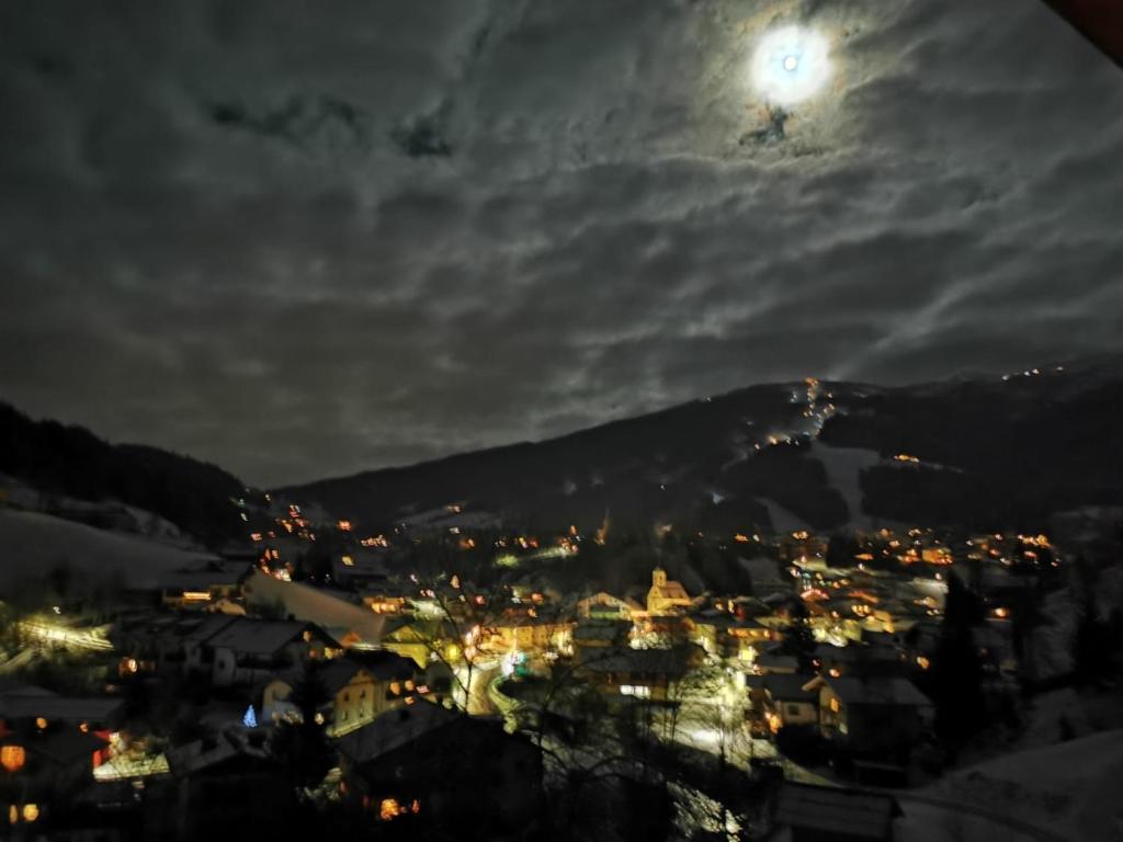 Výhľad na hory alebo výhľad na hory priamo z apartmánu