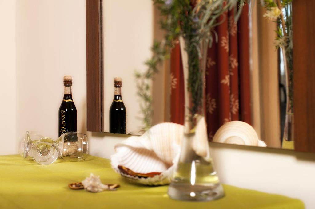 Dionysus Apartments & Suites - 12