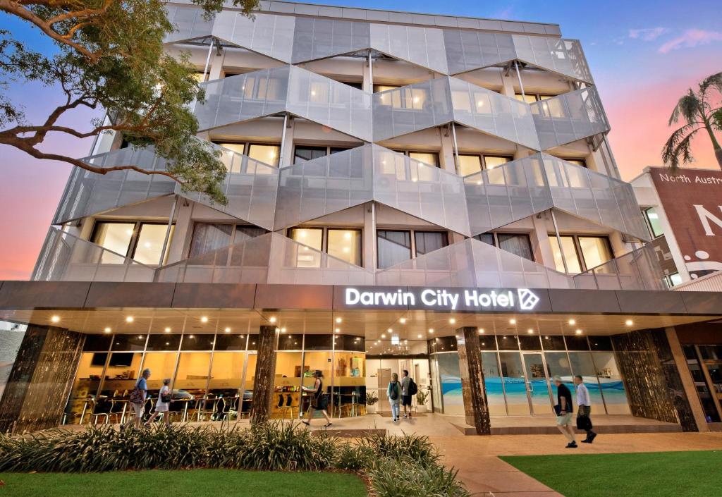 una representación del ayuntamiento de Durham en Darwin City Hotel en Darwin