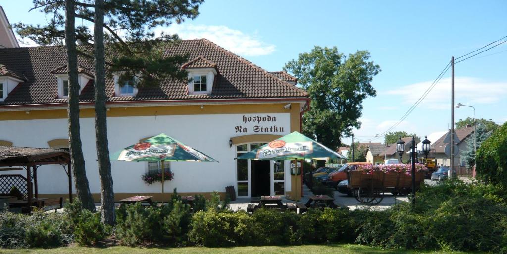 Budova, kde se hotel nachází