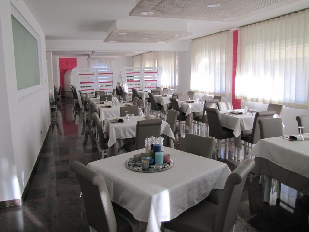 Restaurace v ubytování Hotel Scaranò