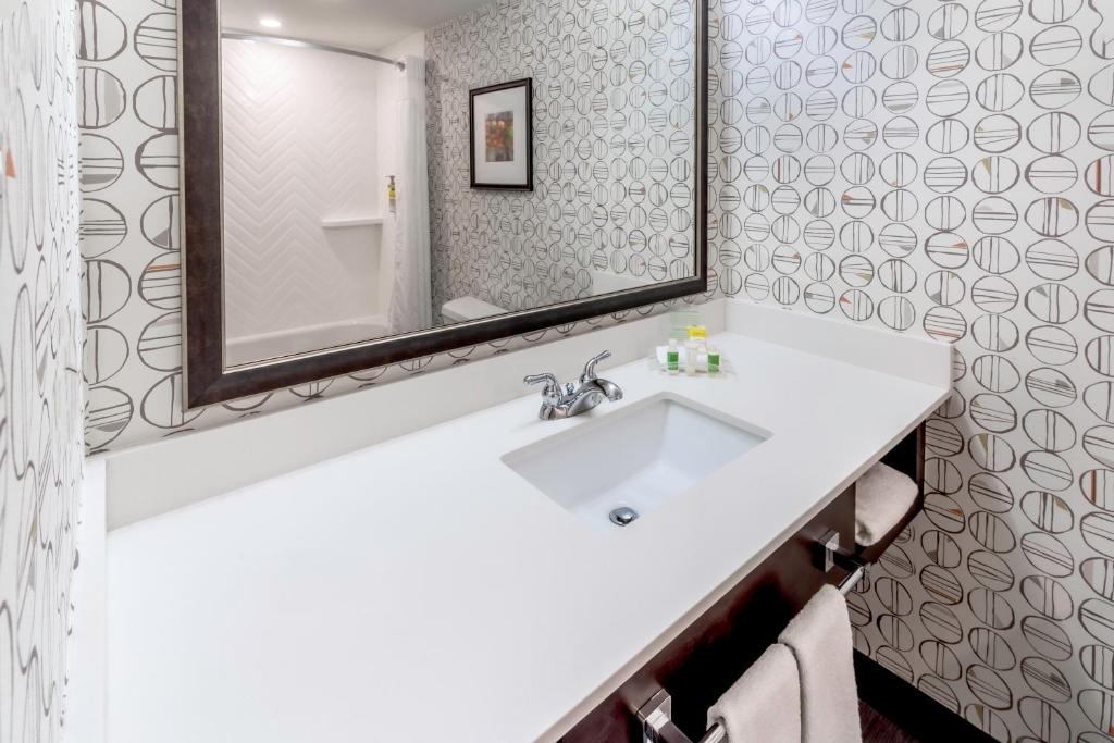 Holiday Inn Milwaukee Airport by IHG - Habitación Premium