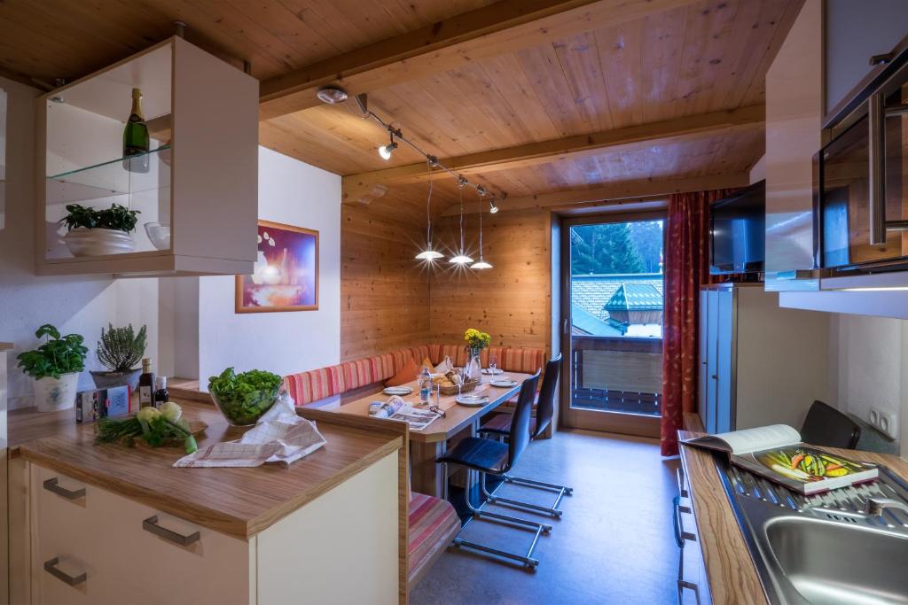 Kuchyň nebo kuchyňský kout v ubytování Aparthotel Gallahaus