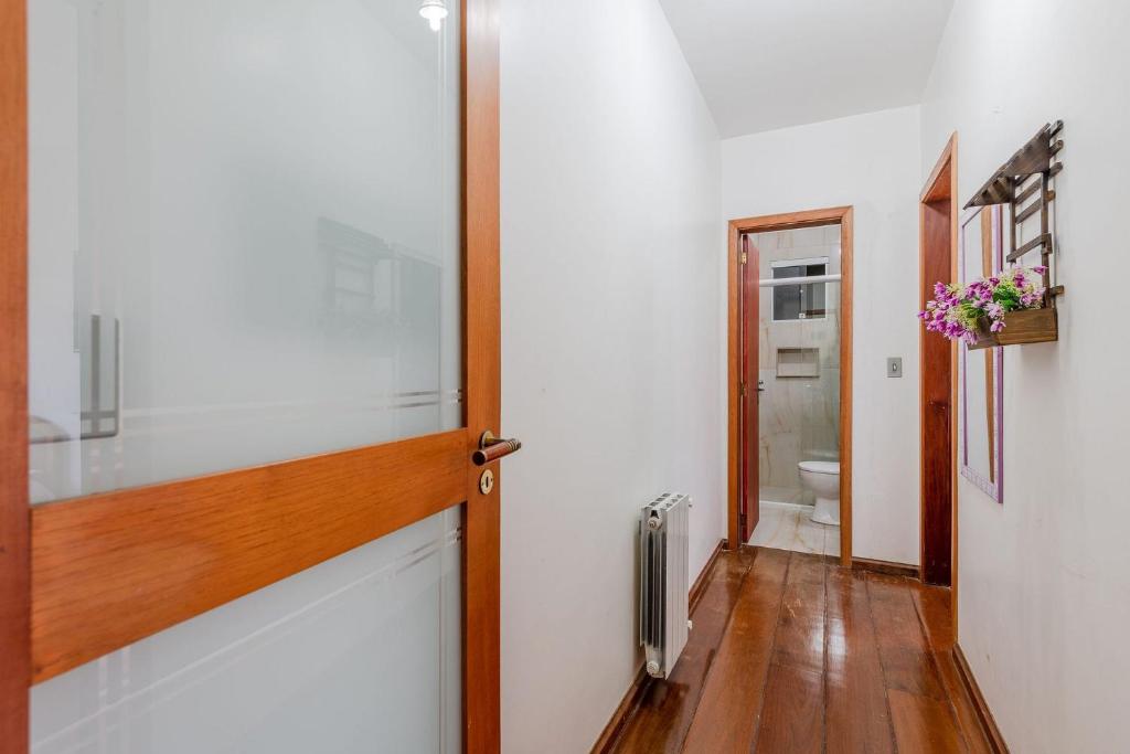 Aconchegante Apartamento no Centro de Gramado  Aconchegante Apartamento no Centro de Gramado