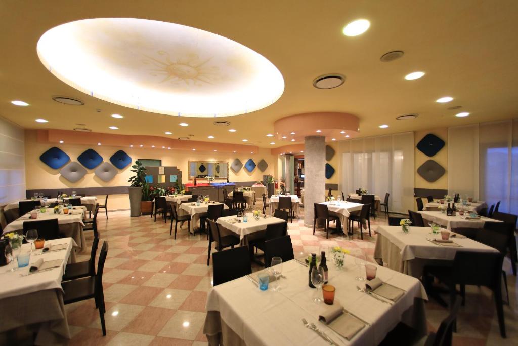 Restaurace v ubytování Hotel Eden