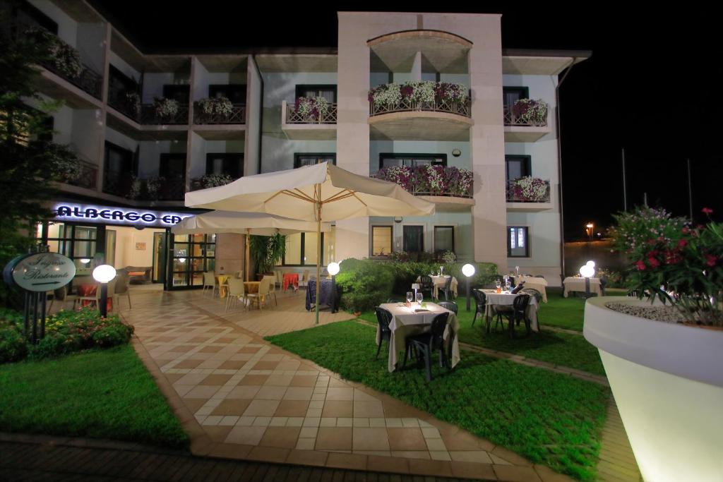 Budova, kde se hotel nachází