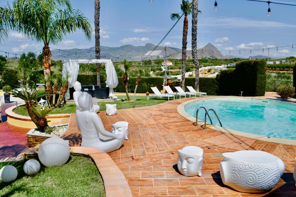 The swimming pool at or close to Villa Grisì