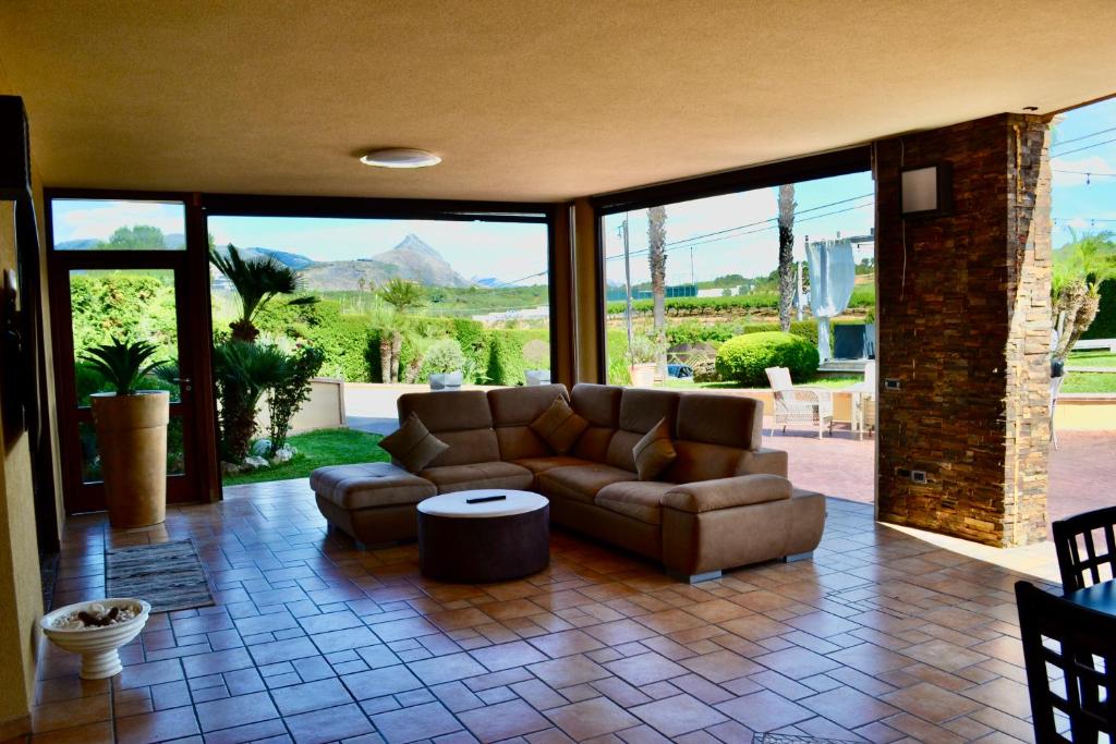 A seating area at Villa Grisì