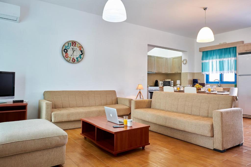 Posezení v ubytování Nerida Beachfront Villas