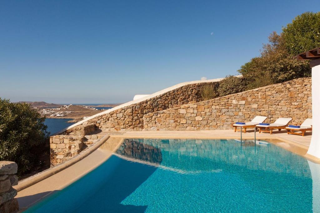 The swimming pool at or close to Agl Luxury Villas Mykonos Villa Apollonia