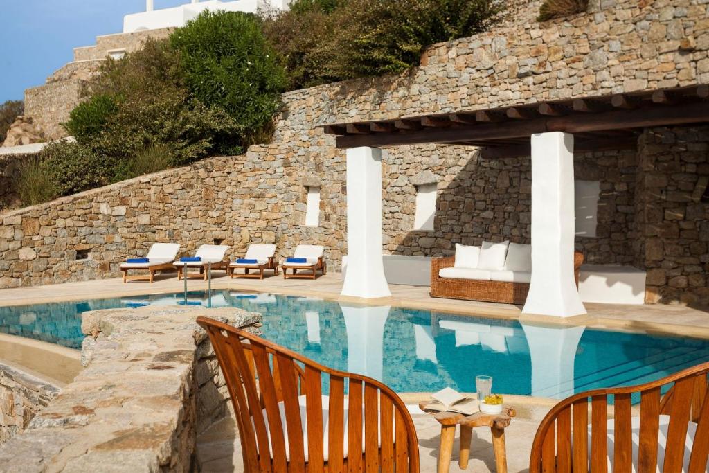 The swimming pool at or close to Agl Luxury Villas Mykonos Villa Apollonia