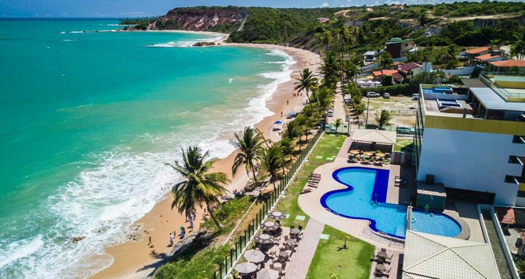 an aerial view of the beach and the ocean at Life Tabatinga Beach-Flat com Wi-Fi in Conde