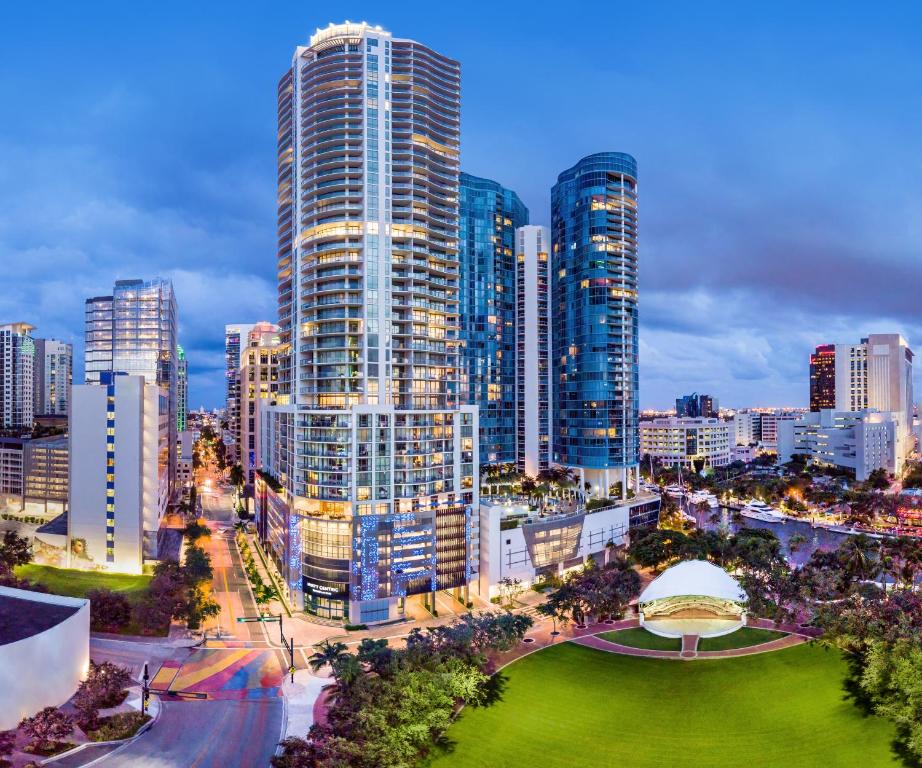 a city skyline with tall buildings and a park at Hyatt Centric Las Olas Fort Lauderdale in Fort Lauderdale