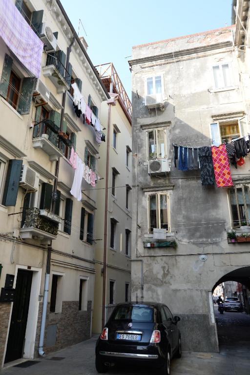 Budynek, w którym mieści się apartament