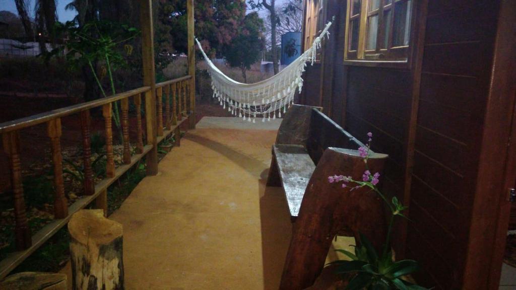  Casa de Madeira com Fogão a Lenha lagoa no fundo para 8 pessoas
