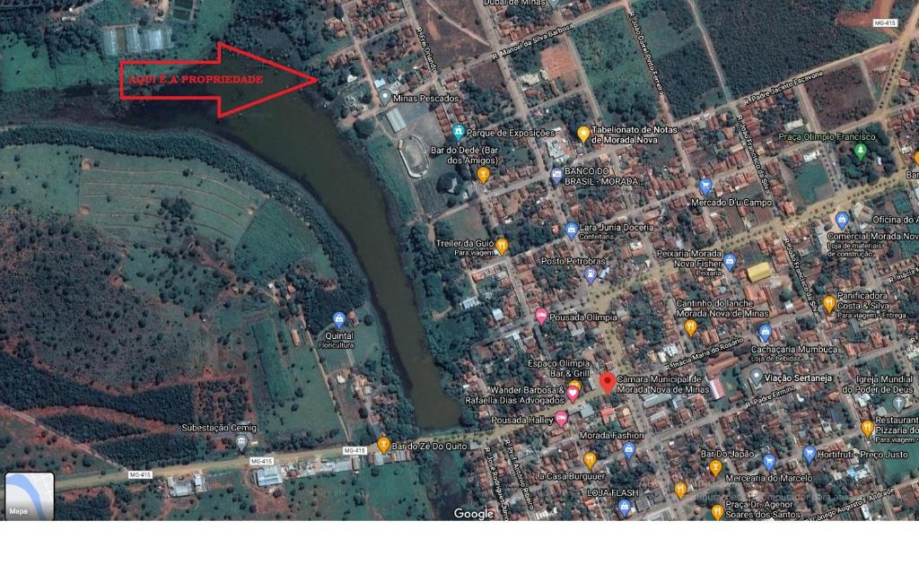 Casa de Madeira com Fogão a Lenha lagoa no fundo para 8 pessoas