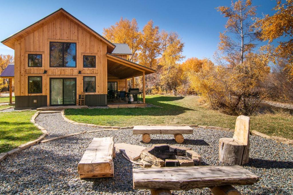 Gallery image of Riverfront Home with BBQ 2 Mi to Downtown Gunnison! in Gunnison