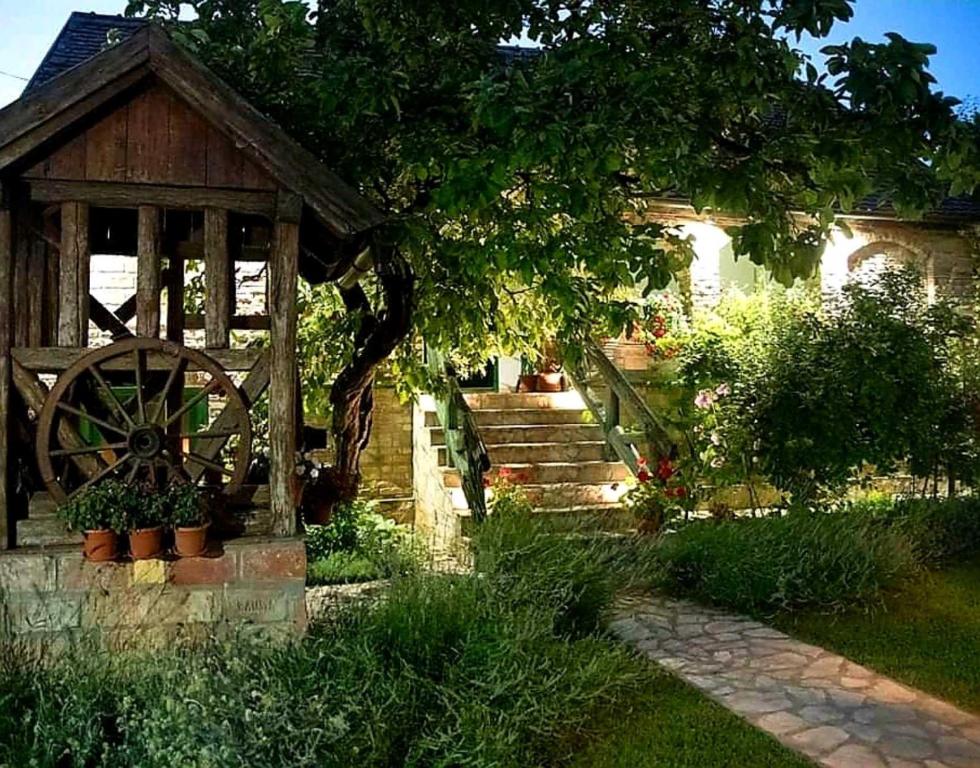 Zahrada ubytování Ilkićev kućerak Apartman