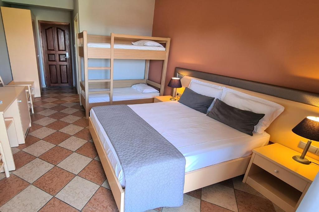 Palladium Hotel - Family Economy Room