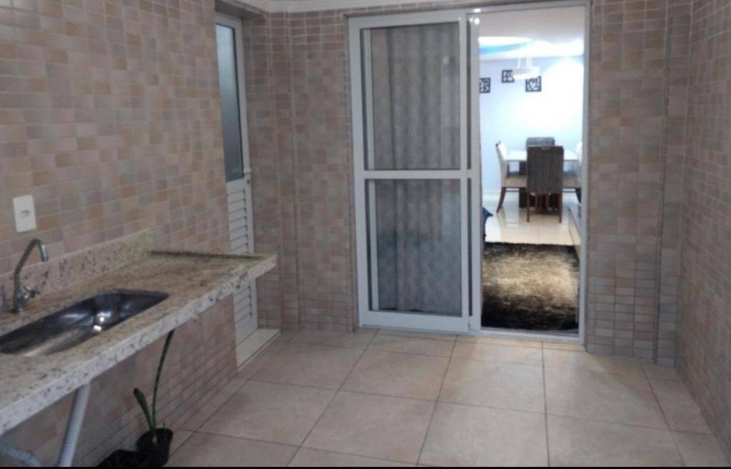  Apartamento na Ocian 100m da praia.