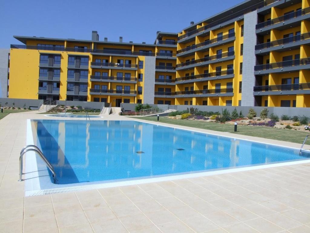 Apartment 2 minutes from beach with pool