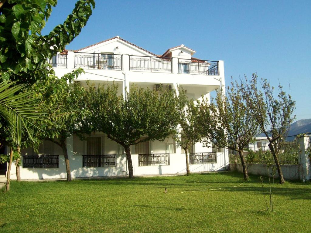 Φωτογραφία από το άλμπουμ του Yiota Studios  στις Αλυκές