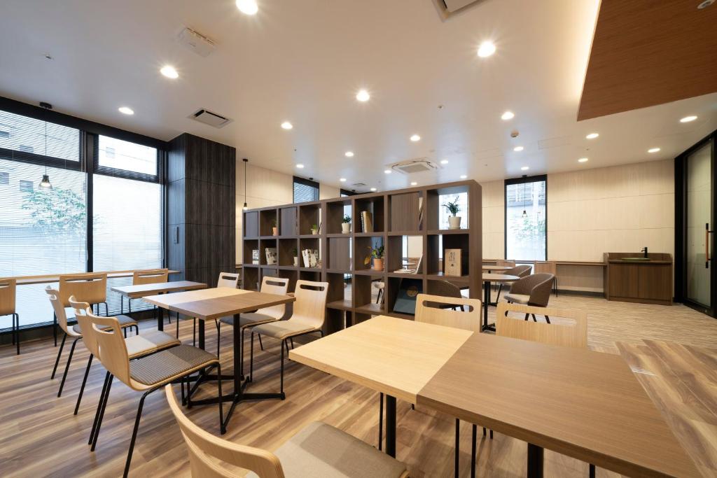 Um restaurante ou outro lugar para comer em Washington R&B Hotel Nagoya Ekimae