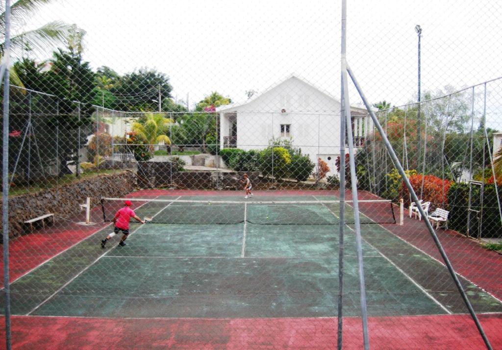 Tennis ja/või seinatennis majutusasutuses Tamarin Chambres d'Hotes või selle läheduses