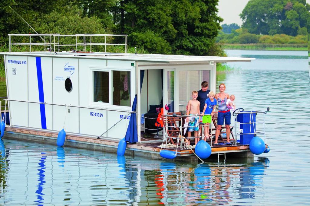 Kuhnle-Tours Bootshaus Zeuthen - Boat - Febomobil 990