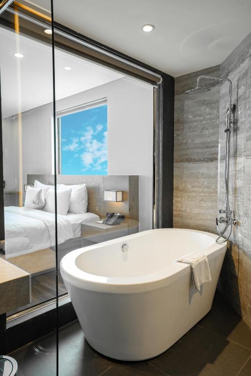 Special Offer - Junior Suite with Balcony and Partial Sea View