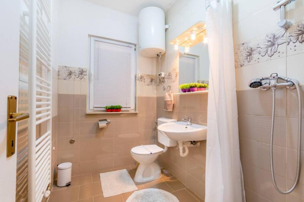 Kúpeľňa v ubytovaní Villa Lipovac Trogir