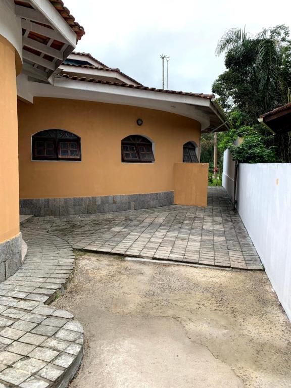  Casa Bertioga Guaratuba
