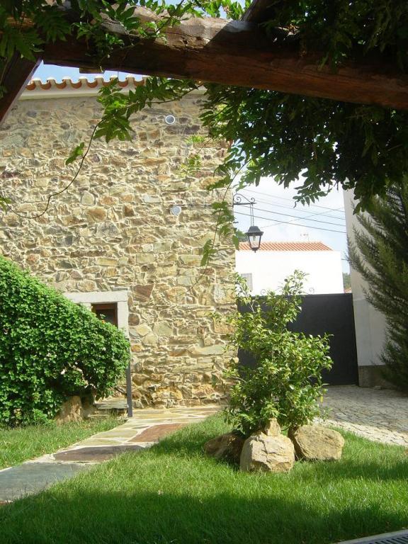 Um jardim no exterior de Casa Santa Catarina