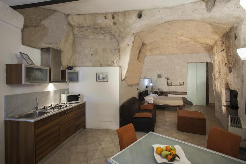 A kitchen or kitchenette at Residence San Pietro Barisano