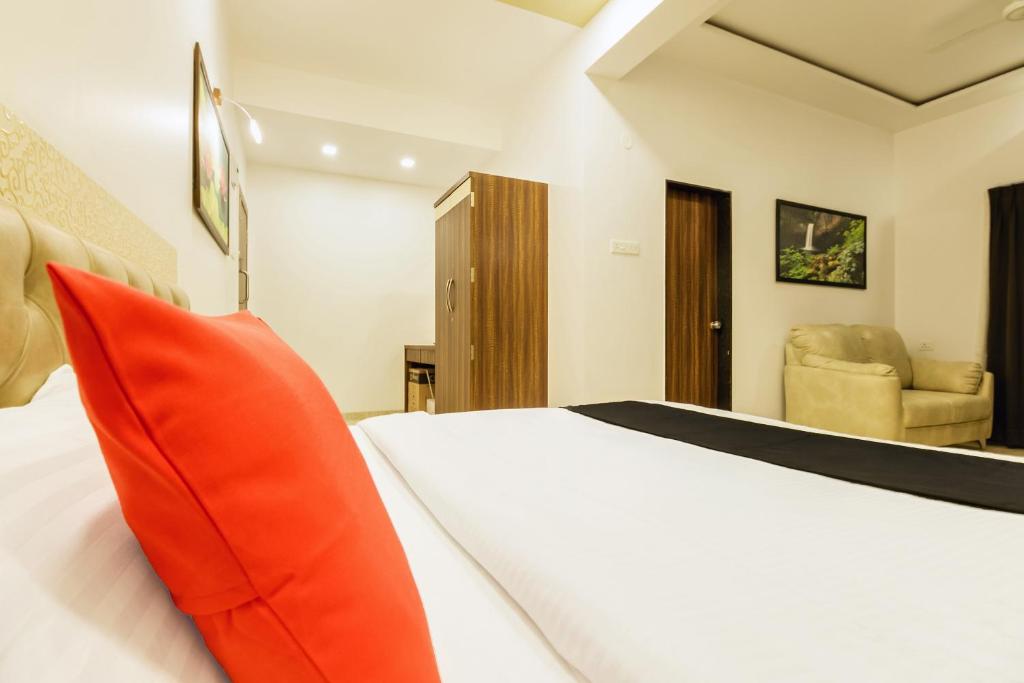 Hotel Om Inn - Talegaon Dabhade - Standard King Room