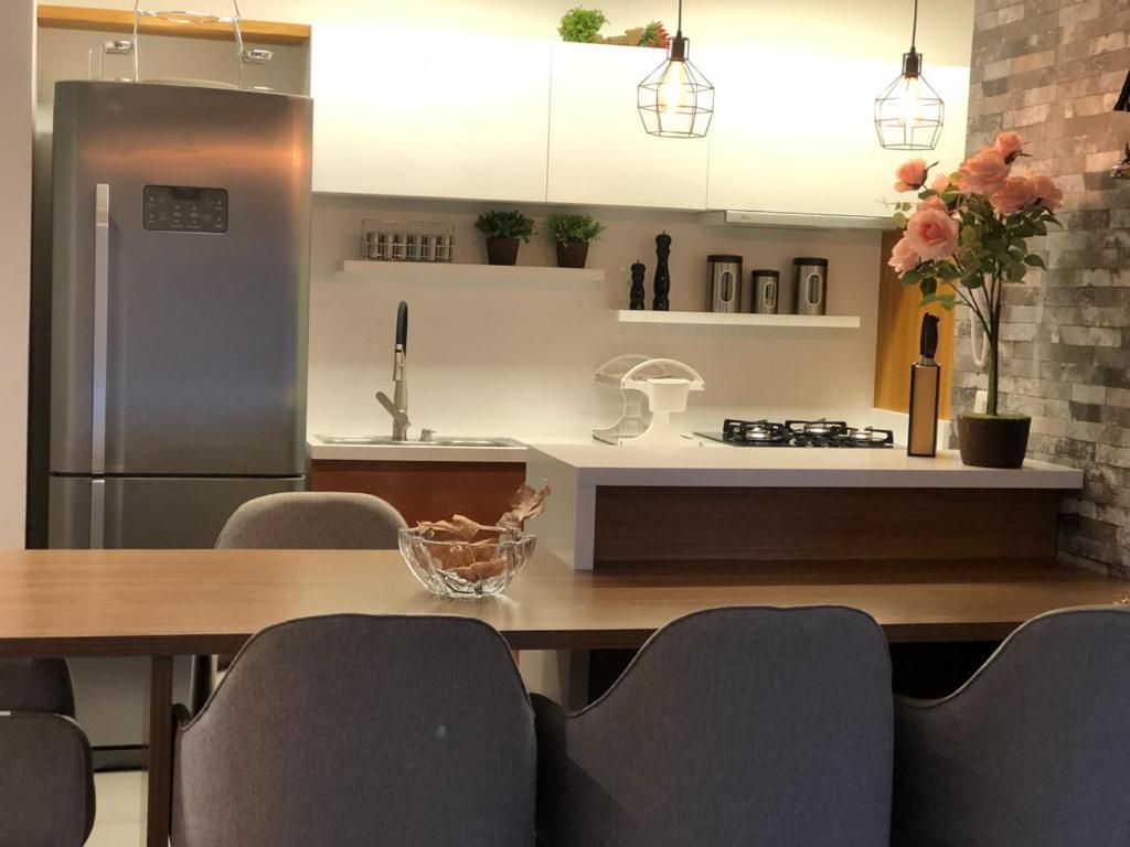 Apartamento de Cobertura Frente ao Lago  Apartamento de Cobertura Frente ao Lago