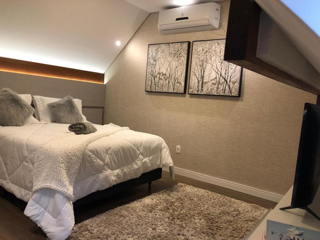 Apartamento de Cobertura Frente ao Lago  Apartamento de Cobertura Frente ao Lago