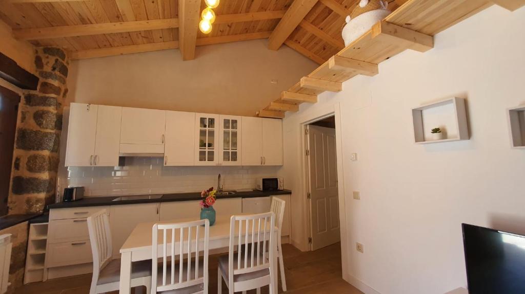 Kuchyň nebo kuchyňský kout v ubytování Casas del Castillo, 4