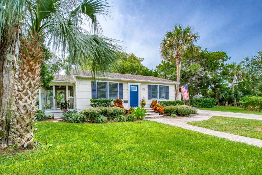 Bleu Daze Cottage