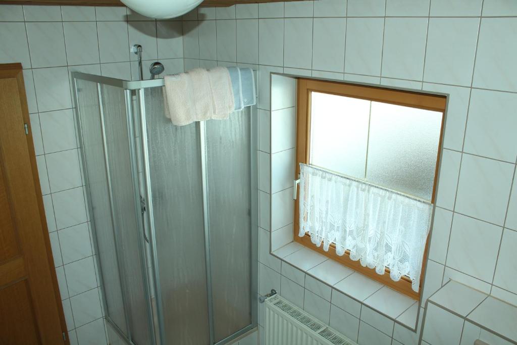 A bathroom at Appartement Pension Grasser