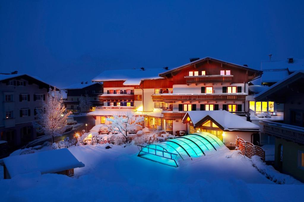 Hotel in the HEART of the Alps v zimě