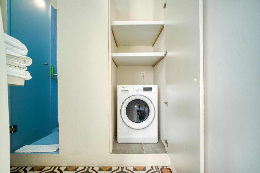 KERAMOS Athens - Resim 37