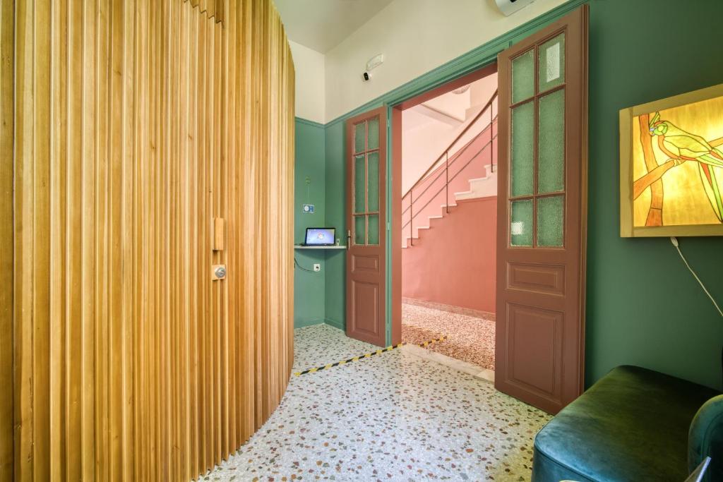 KERAMOS Athens - Resim 4