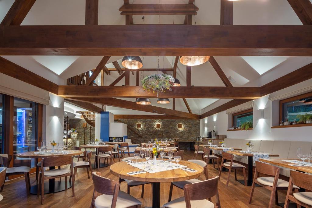 Restaurace v ubytování Penzion Na kraji lesa