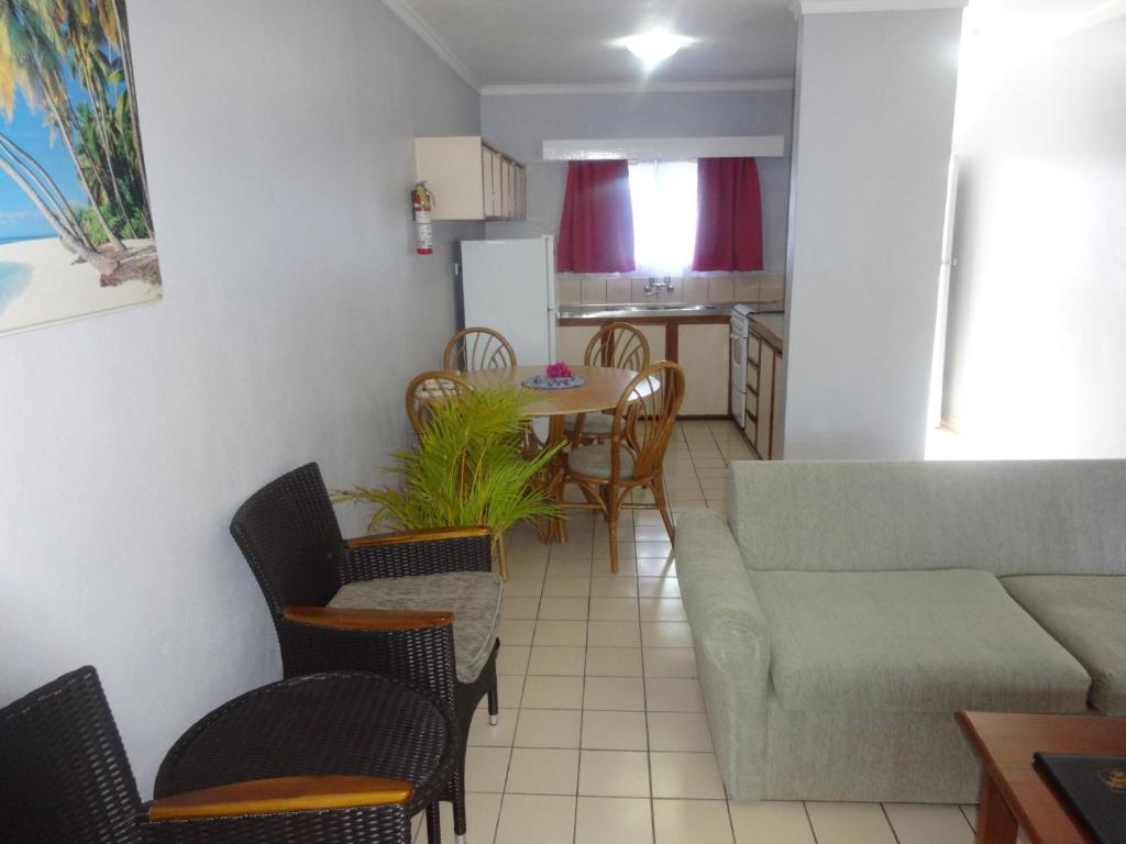 Posezení v ubytování Suva Motor Inn