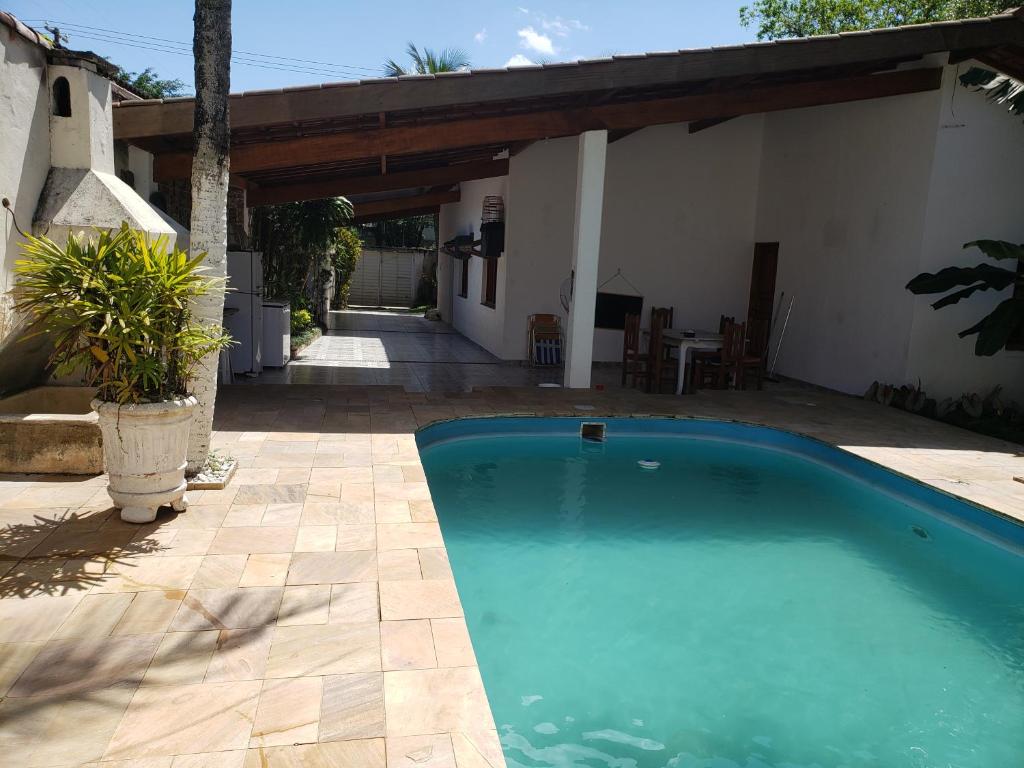  Casa com piscina
