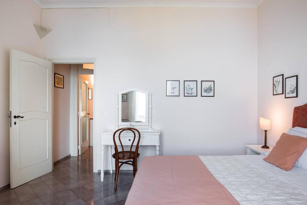 Łóżko lub łóżka w pokoju w obiekcie Villa Donna Elisa Sorrento