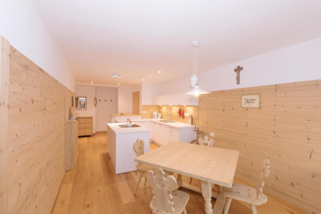 Kuchyň nebo kuchyňský kout v ubytování Ferienwohnung Schupf Wieserhof
