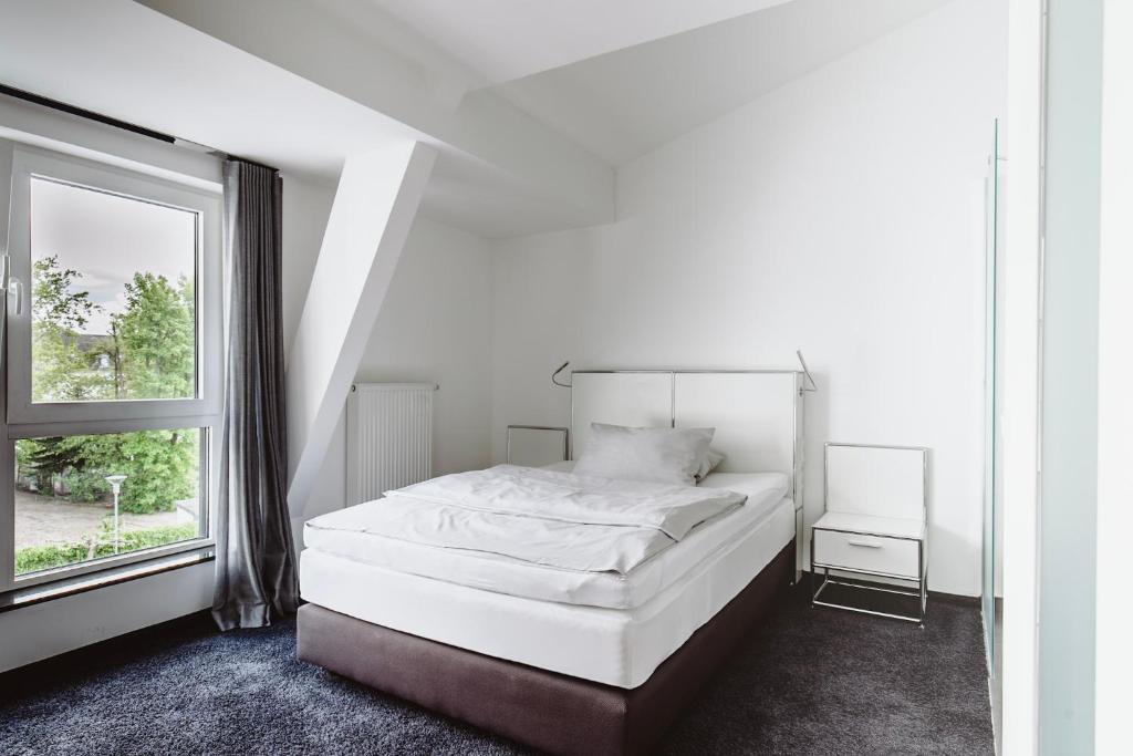 &REPEAT Köln Airport - Resim 22